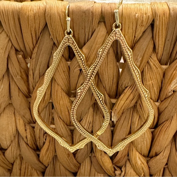 Kendra Scott Jewelry - Kendra Scott Sophia Drop Earrings in Gold